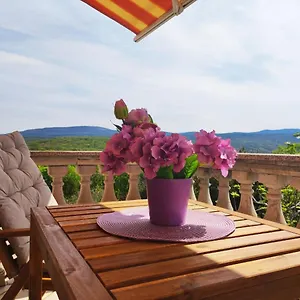 https://lavanda-apartment.primorje-gorskikotar.com